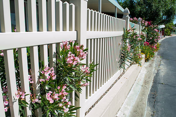 Everything You Need To Know About Vinyl Fencing in Los Angeles
