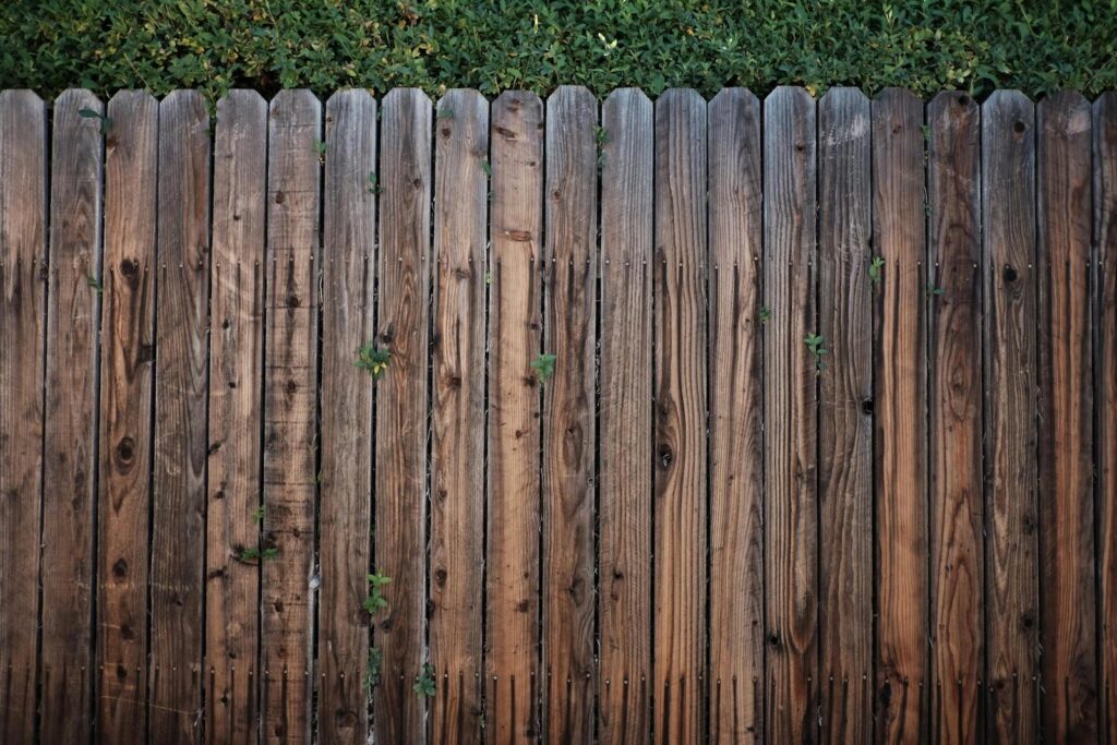fence install calabasas